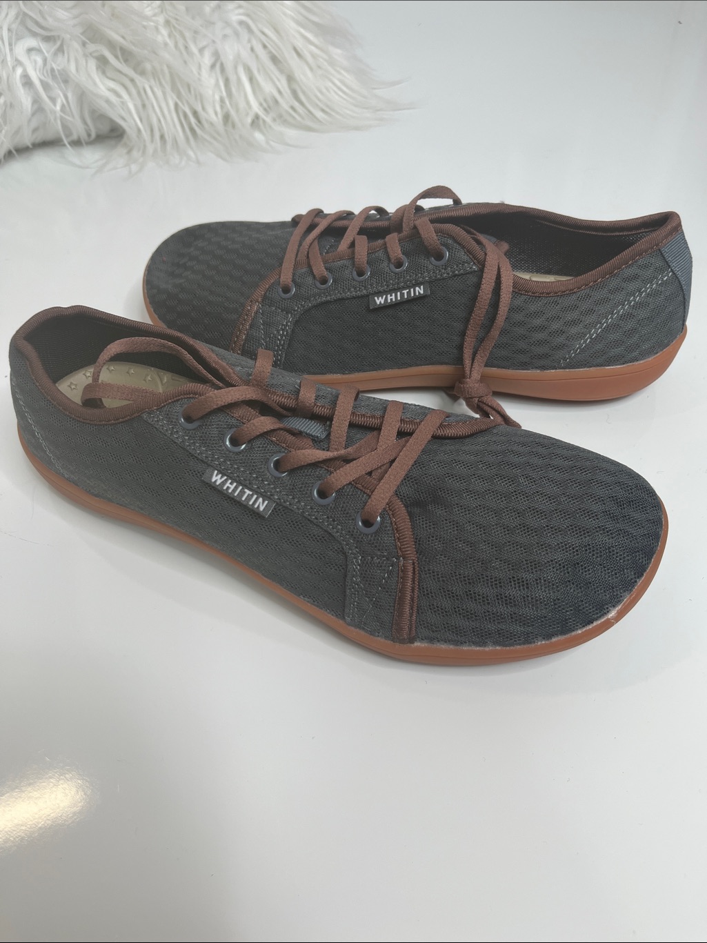 Whitin Men’s Gray Casual Sneakers With Brown Accents